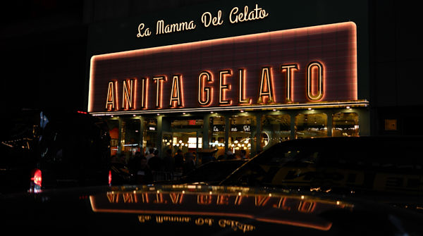 times square stumble. first bearable weather of the year. photo 7