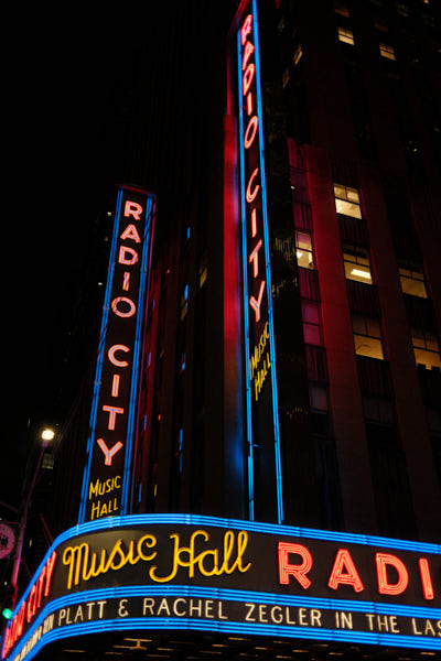 times square stumble. first bearable weather of the year. photo 6